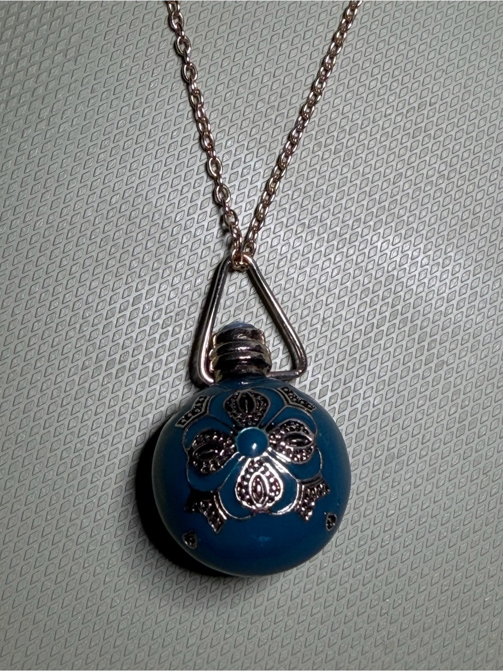 Blue Floral Pendant Necklace - Women's Jewelry